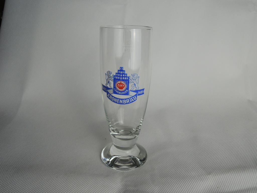 lueneburger-kronenbraeu-schmales-glas-02