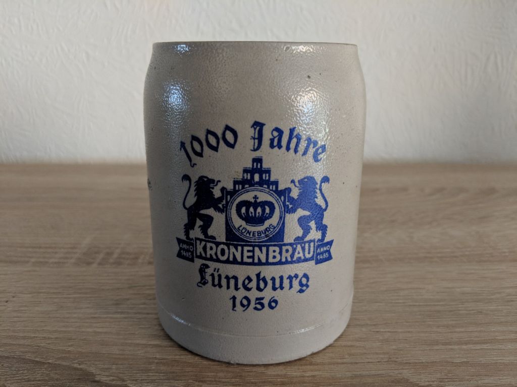 lueneburger_kronenbraeu_steinkrug_1000_jaahre_lueneburg